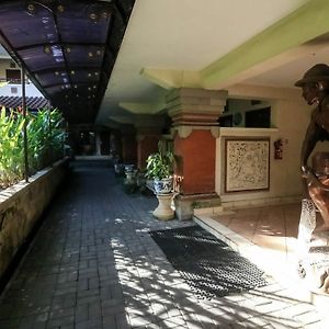 Legian Beach Hotel